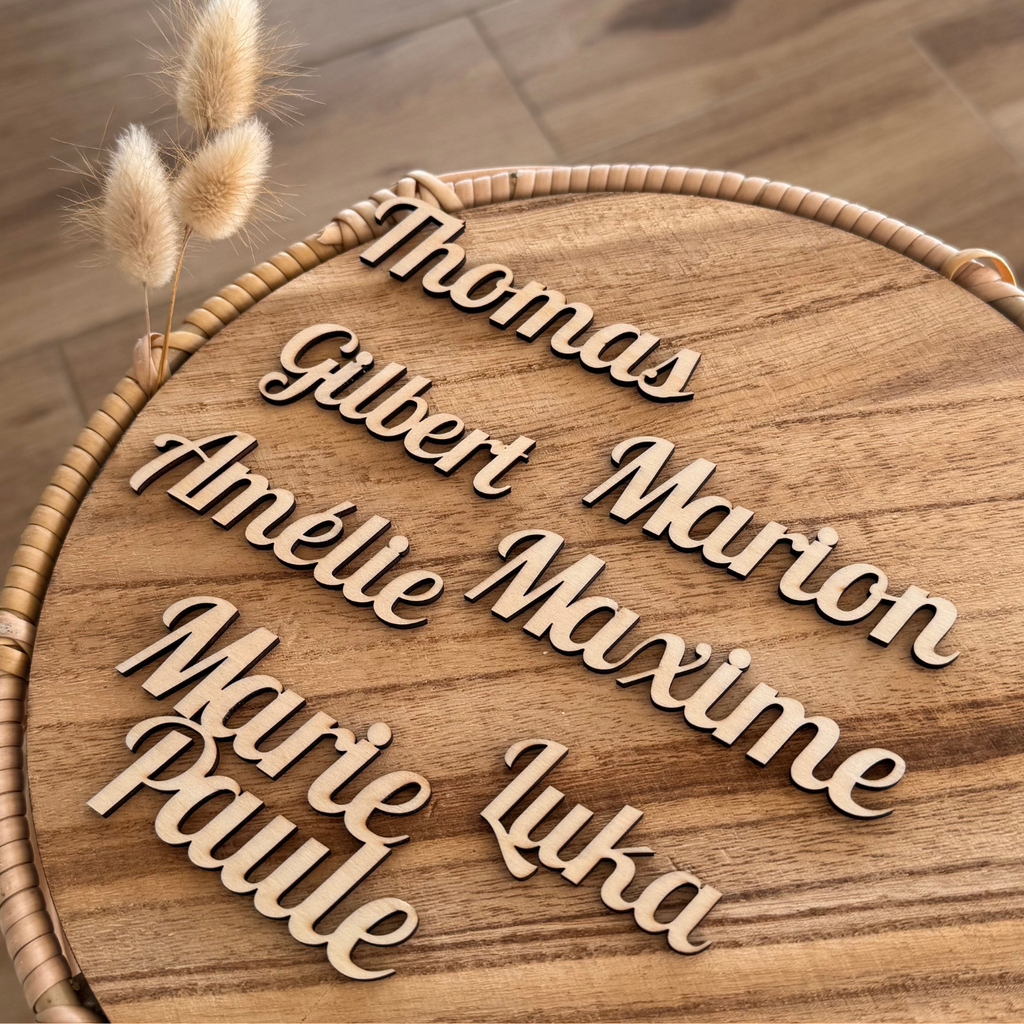 Marque-Place en Bois Personnalisé – Prénom pour Table Atelier Liméa